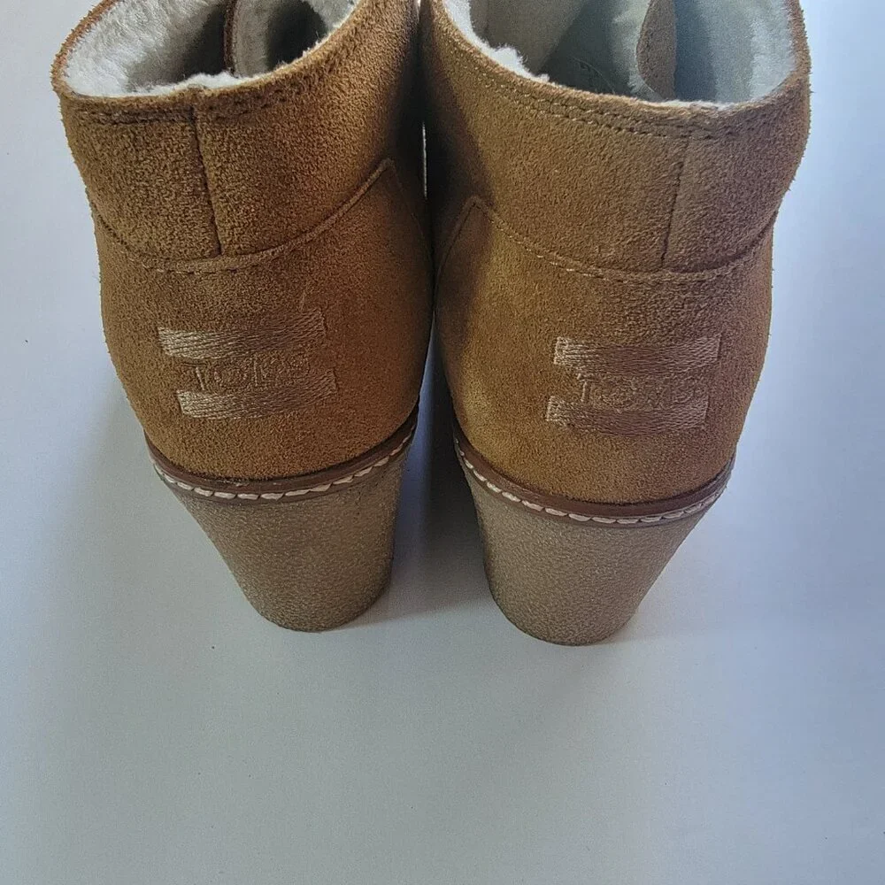 TOMS Desert Tan Suede Wedge Ankle Boots Women’s Size 10 Faux Fur Lined